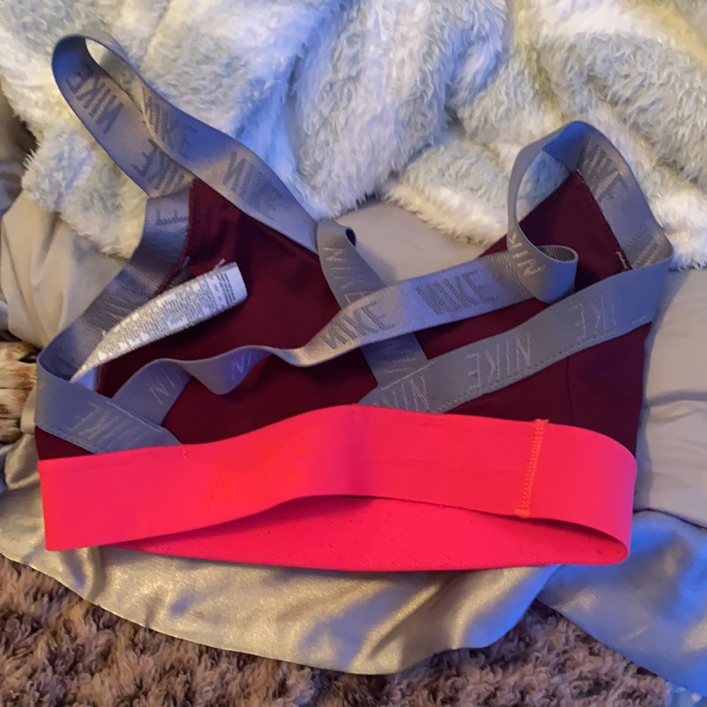 Nike bra - Picture 2 of 3